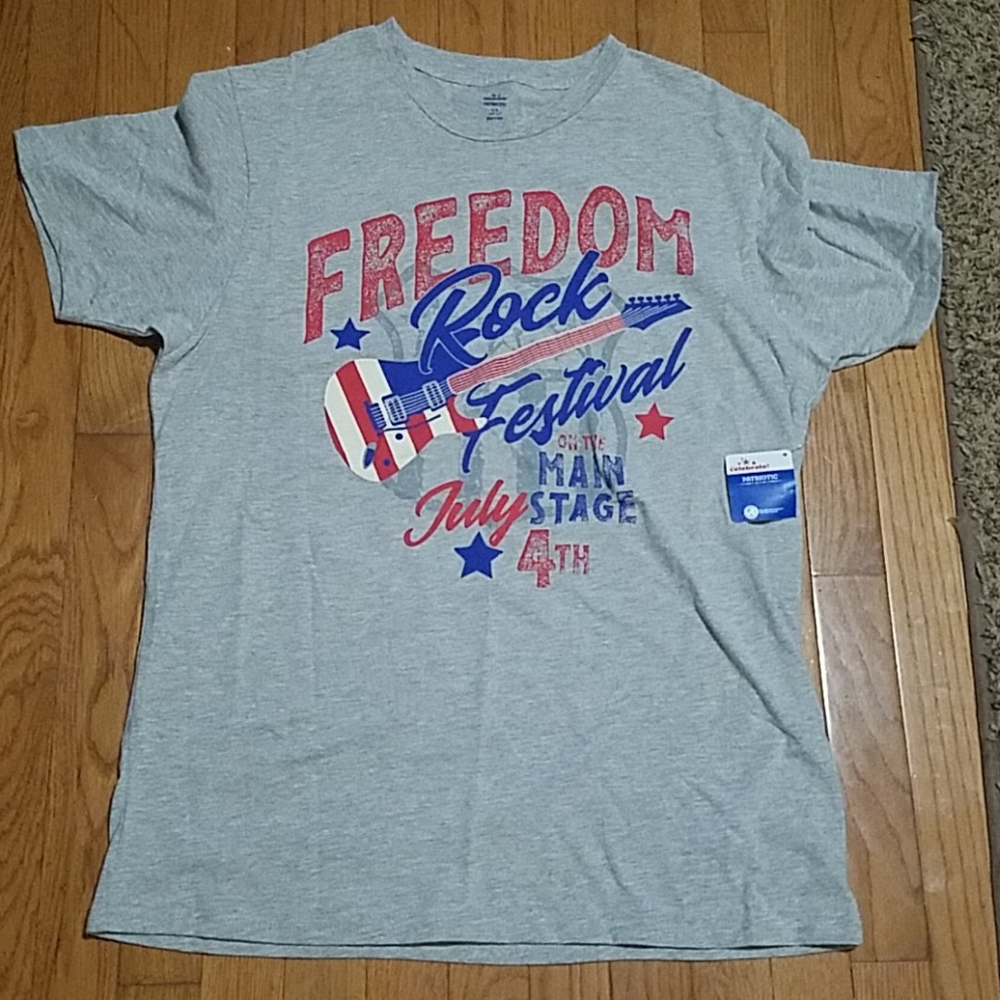 5 for $20 Way to Celebrate  Graphic T Large